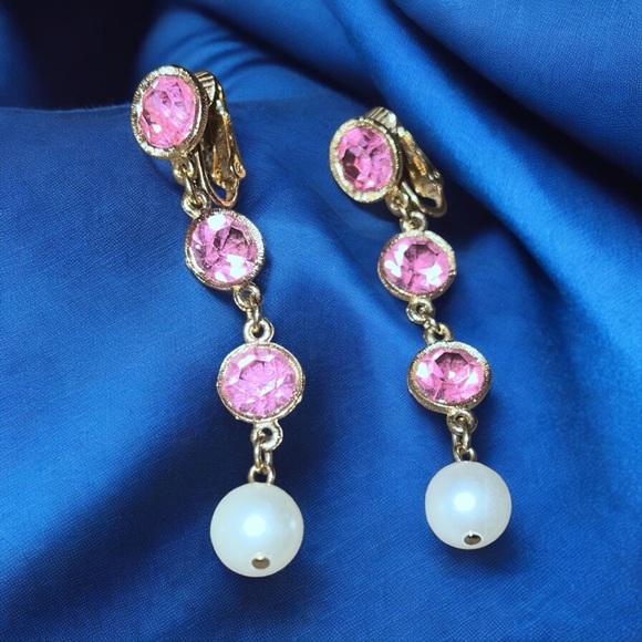 Vintage Jewelry - Elegant Pink Bezel Set Rhinestone Crystal and Gold Tone Drop Dangle Earrings